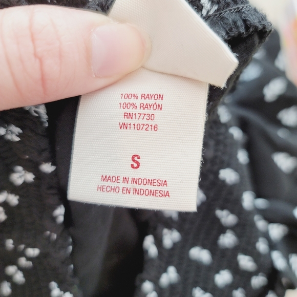 Mossimo Ebony Leaf Print Skater Skirt Size Small - Picture 6 of 10